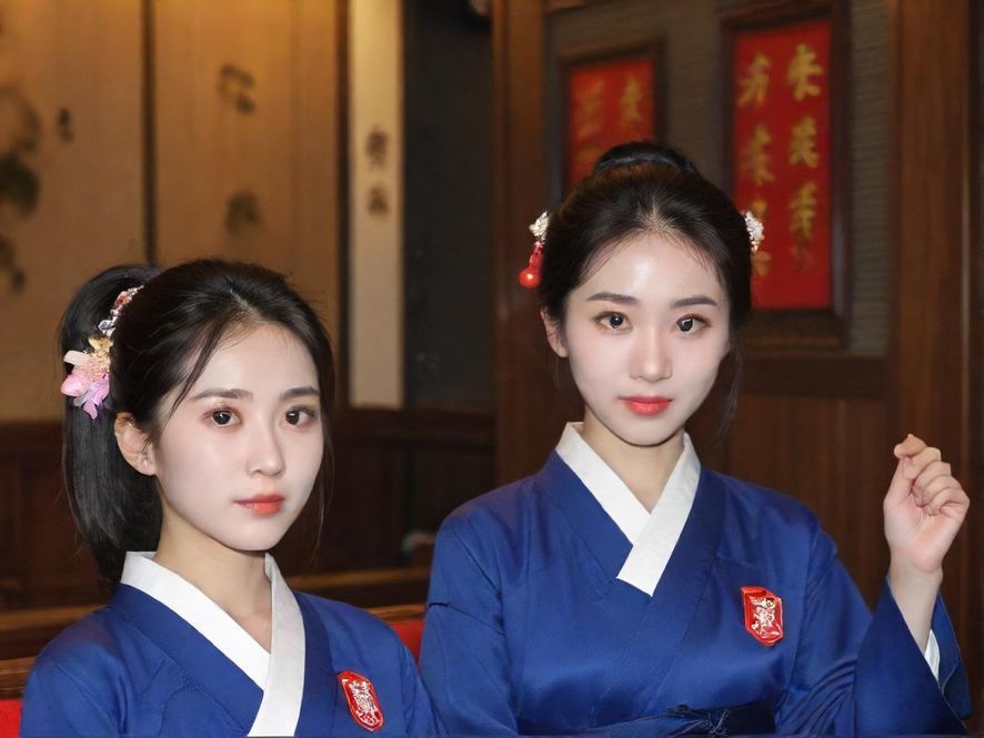 舒适高档的会所休息区,让人感到放松